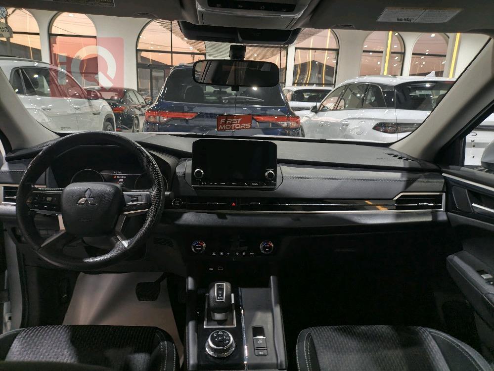 ميتسوبيشي اوتلاندر